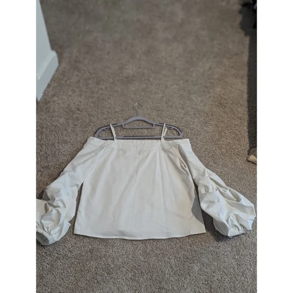 Women cream Forever 21 Top with ruffle sleeves - Picture 5 of 9